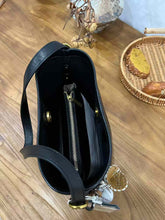 حقيبة يد نسائية كبيرة الحجم باللون البني - KSA